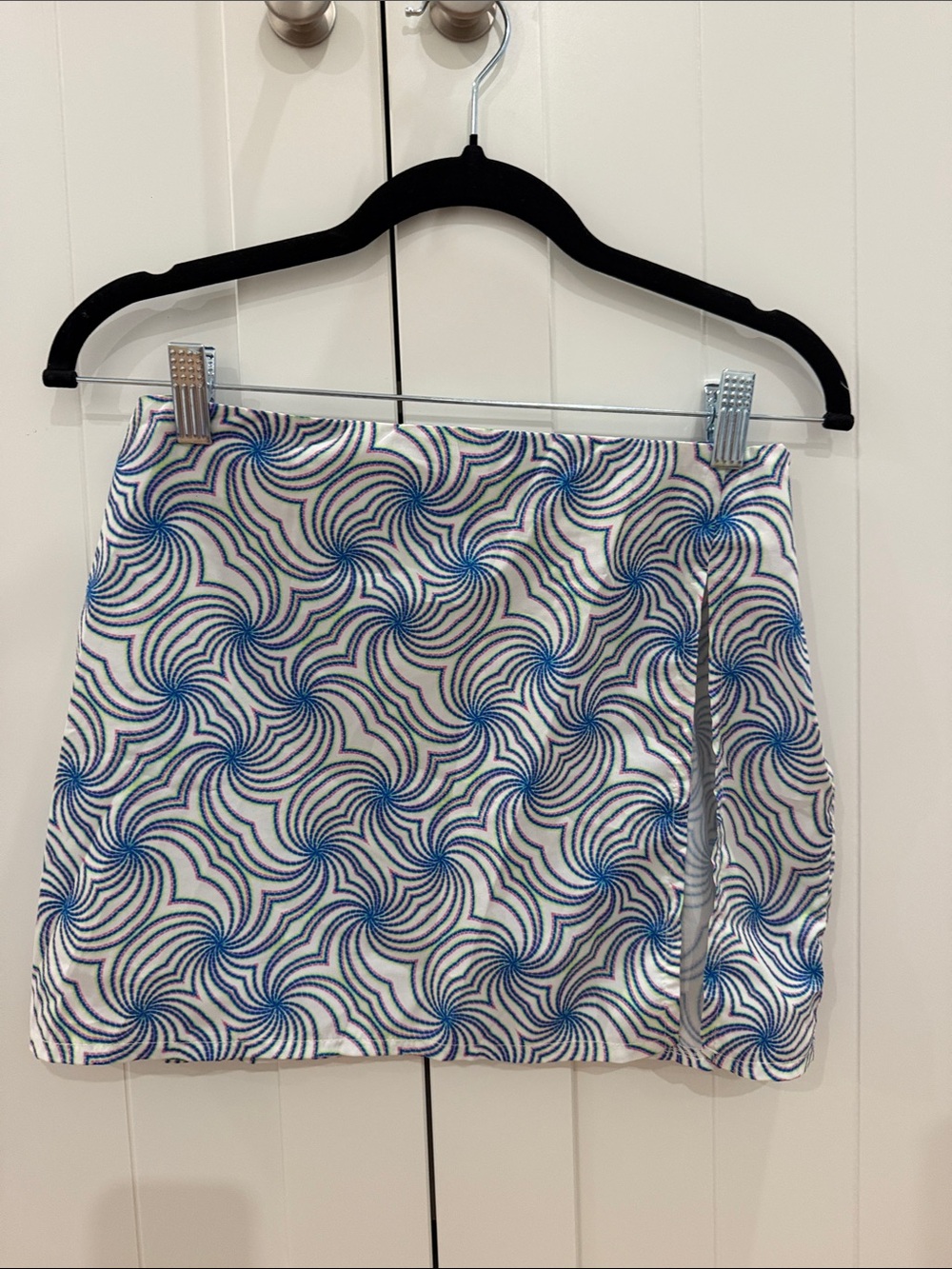 Beginning Boutique White & Blue Patterned Mini Skirt